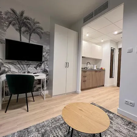 Wola Tower Apartament Апартаменты